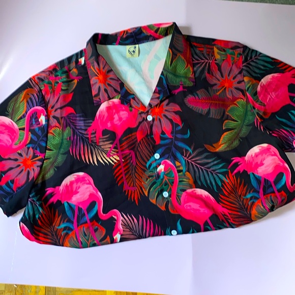 Other - Beautiful flamingo printed button down short sleeve dress shirt never worn